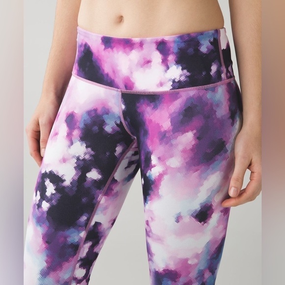 Lululemon Women's Wunder Under Crop III Blooming Pixie Multi Purple Pink Sz 6 - Picture 1 of 14